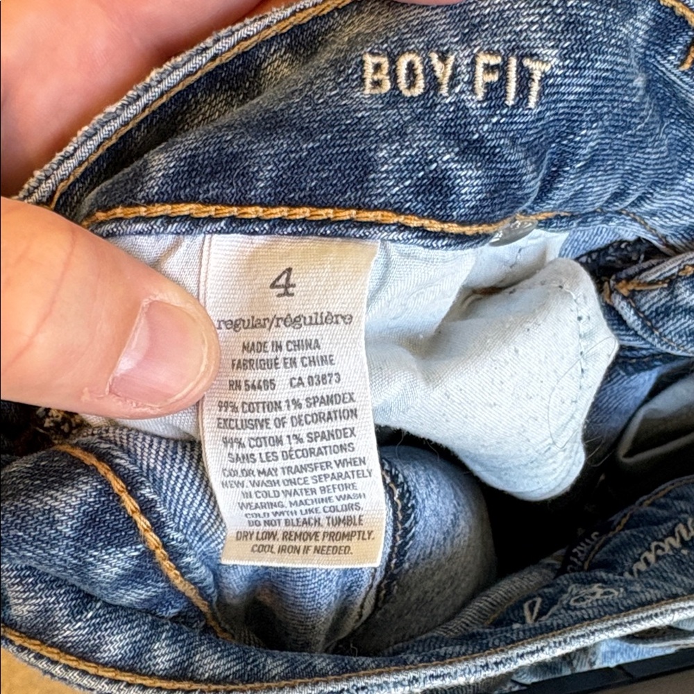 American Eagle | “Boyfit” Light Wash Distressed Straight Leg/Boot Cut Size 4 - Picture 5 of 7